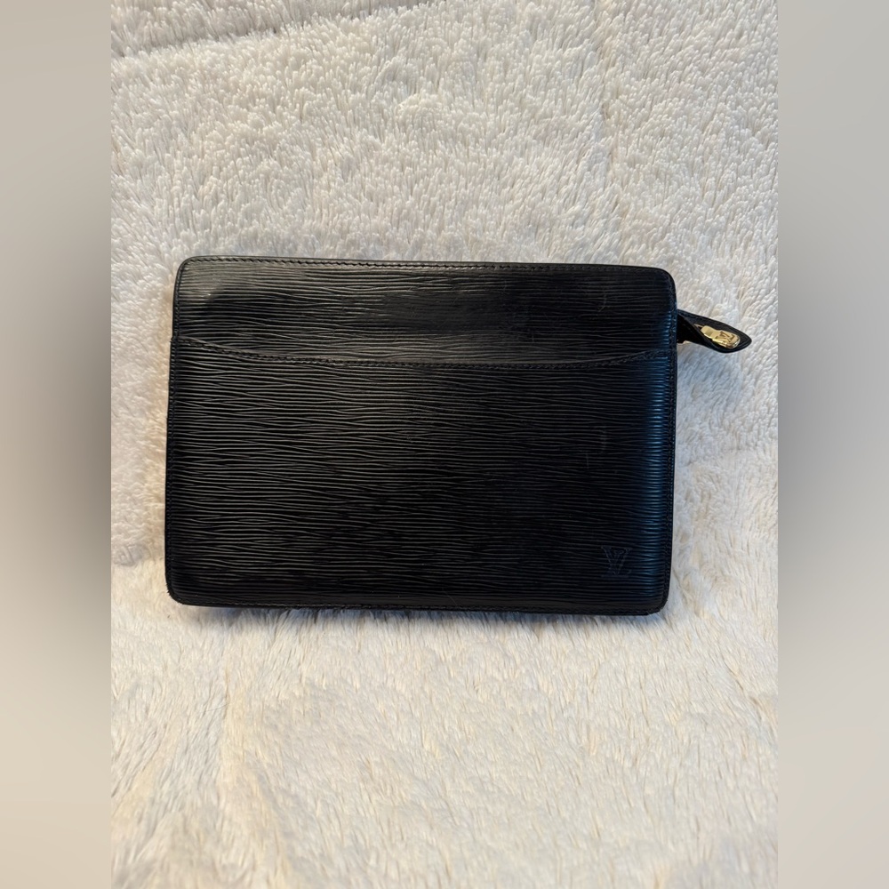 Vintage 2000 Louis Vuitton Epi Leather Clutch